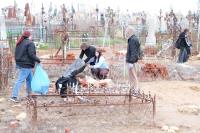 В Астрахани продолжается акция «Очистим историческую память от мусора»