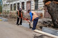 На улице Володарского ремонтируют дорогу 