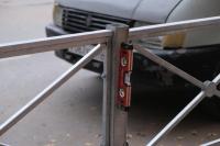 На улице Бабушкина устанавливают леерное ограждение