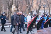 В Астрахани возложили венки и цветы к памятникам воинской славы