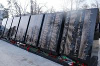 В Астрахани возложили венки и цветы к памятникам воинской славы