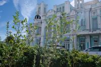 В Астрахани озеленители приступили к осенней высадке кустарников