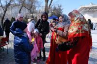 Свыше трех тысяч человек  посетили праздник в честь Масленицы в парке «Аркадия»
