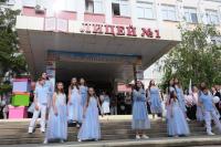 В Астрахани для почти восьми тысяч выпускников прозвучал последний звонок