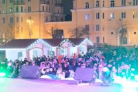 В Астрахани зажгли огни на главной городской елке