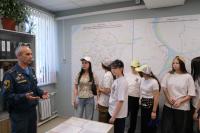 Городские школьники побывали в специализированной пожарно-спасательной части 