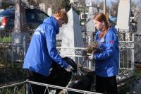 В Астрахани приводят в порядок места захоронения ветеранов Великой Отечественной войны