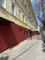 В Астрахани моют фасады