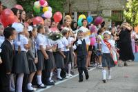 Сегодня за парты сели более 54 тысяч астраханских школьников