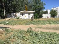 Коммунальным отделом администрации Ленинского района в период с 04.07.2016 по 08.07.2016 в рамках имеющихся полномочий организованы мероприятия по скосу сорной растительности и опиловке деревьев.