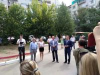 Председатель наблюдательного совета Фонда содействия реформированию ЖКХ - Сергей Степашин вручил знак отличия «Знак качества ЖКХ» председателю ТСН «Новинка»  Константину  Марисову