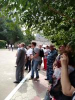 Председатель наблюдательного совета Фонда содействия реформированию ЖКХ - Сергей Степашин вручил знак отличия «Знак качества ЖКХ» председателю ТСН «Новинка»  Константину  Марисову