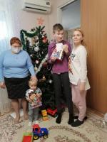 Сотрудники администрации Ленинского района г. Астрахани в преддверии Нового года организовали благотворительную акцию «Праздник к нам приходит»