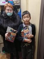 Сотрудники администрации Ленинского района г. Астрахани в преддверии Нового года организовали благотворительную акцию «Праздник к нам приходит»