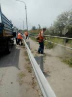 На городских мостах и каналах наводят чистоту