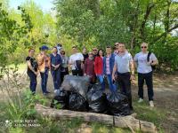 Сотрудники администрации Кировского района и других структурный подразделений провели День чистоты.