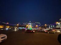 На центральной елке Астрахани зажгли огни