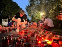 Астраханцы зажгли свечи в память о жертвах терактов в Севастополе и Дагестане