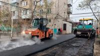 В переулке Щепном меняют покрытие на проезжей части