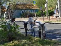 В Астрахани на центральной набережной высадили сирень 