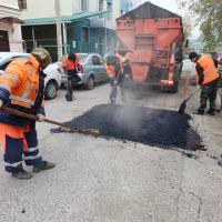 У школы №23 на улице Куликова обустроили парковочную зону