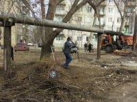 В Ленинском районе началась весенняя уборка территории.