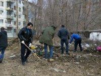 В Ленинском районе началась весенняя уборка территории.