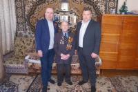 Игорь Редькин вручил юбилейную медаль Степану Ивановичу Гладилину   