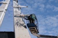 В Астрахани коммунальные службы приводят в порядок памятники