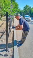 На улице Яблочкова покрасили лееерное ограждение