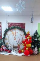 Школы и детские сады Астрахани украшают к Новому году