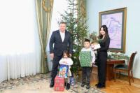 Глава Астрахани Игорь Редькин принял участие в «Елке желаний»