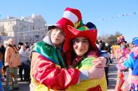 Свыше шести тысяч человек отметили Масленицу на площади Ленина