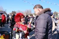 Свыше шести тысяч человек отметили Масленицу на площади Ленина