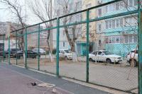 На улице Краснодарской приступили к обновлению спортивного поля