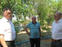 Глава администрации Ленинского района – В.В. Наумов провел выездное рабочее совещание по вопросу содержания и благоустройства  сквера им. 60 лет Сталинградской битвы и прилегающей территории к многоквартирным домам по ул. Комсомольская Набережная.