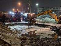 Астрводоканал устраняет аварию на магистральном водоводе