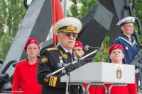 У памятника погибшим кораблям установили памятные плиты.