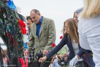 У памятника погибшим кораблям установили памятные плиты.