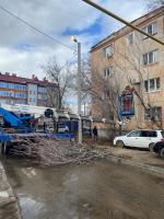 В Астрахани продолжают ликвидировать последствия штормового ветра