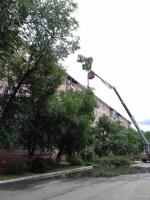 Коммунальным отделом администрации Ленинского района в период с 07.06.2016 по 16.06.2016 организованы мероприятия по удалению дождевой воды с улиц Ленинского района и уходные работы за зелеными насаждениями.