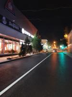 На ул. Зеленой в Астрахани ремонтируют тротуары