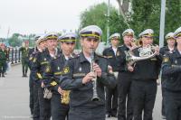 У памятника погибшим кораблям установили памятные плиты.