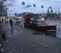 На улицах города работает спецтехника