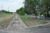 В Астрахани обустраивают тротуары в рамках нацпроекта