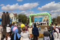 В воскресенье, 18 сентября в парке Семьи, любви и верности при храме Преображения Господня совместно с администрацией г. Астрахани состоялась церемония открытия первой астраханской Школы молодой семьи святых Петра и Февронии Муромских