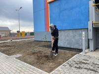 В Астрахани благоустраивают территории новых детских садов