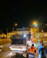 В Астрахани на улице Победы меняют асфальт