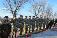В Астрахани возложили венки к памятникам и обелискам воинской славы