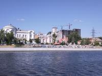 Незаконный недострой сносят в центре Астрахани